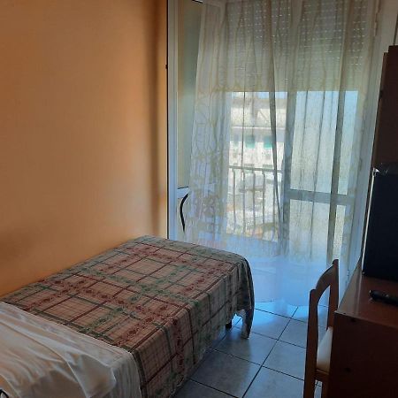 Hotel Vittoria Кианчано Терме Екстериор снимка