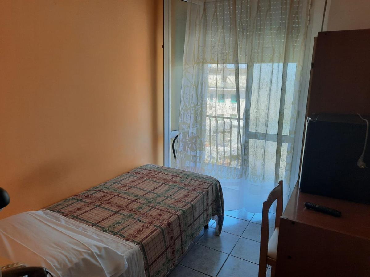 Hotel Vittoria Кианчано Терме Екстериор снимка