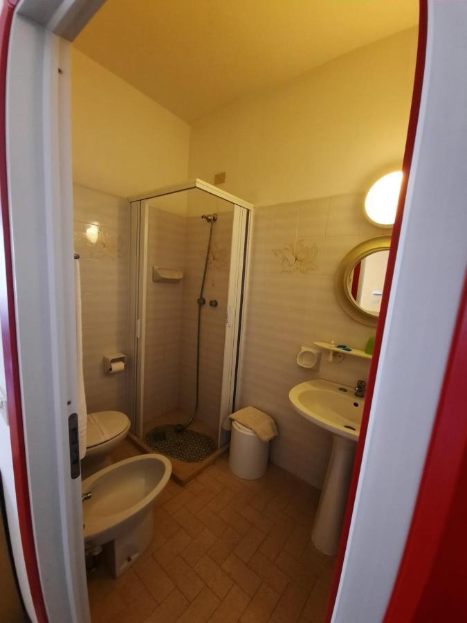 Hotel Vittoria Кианчано Терме Екстериор снимка