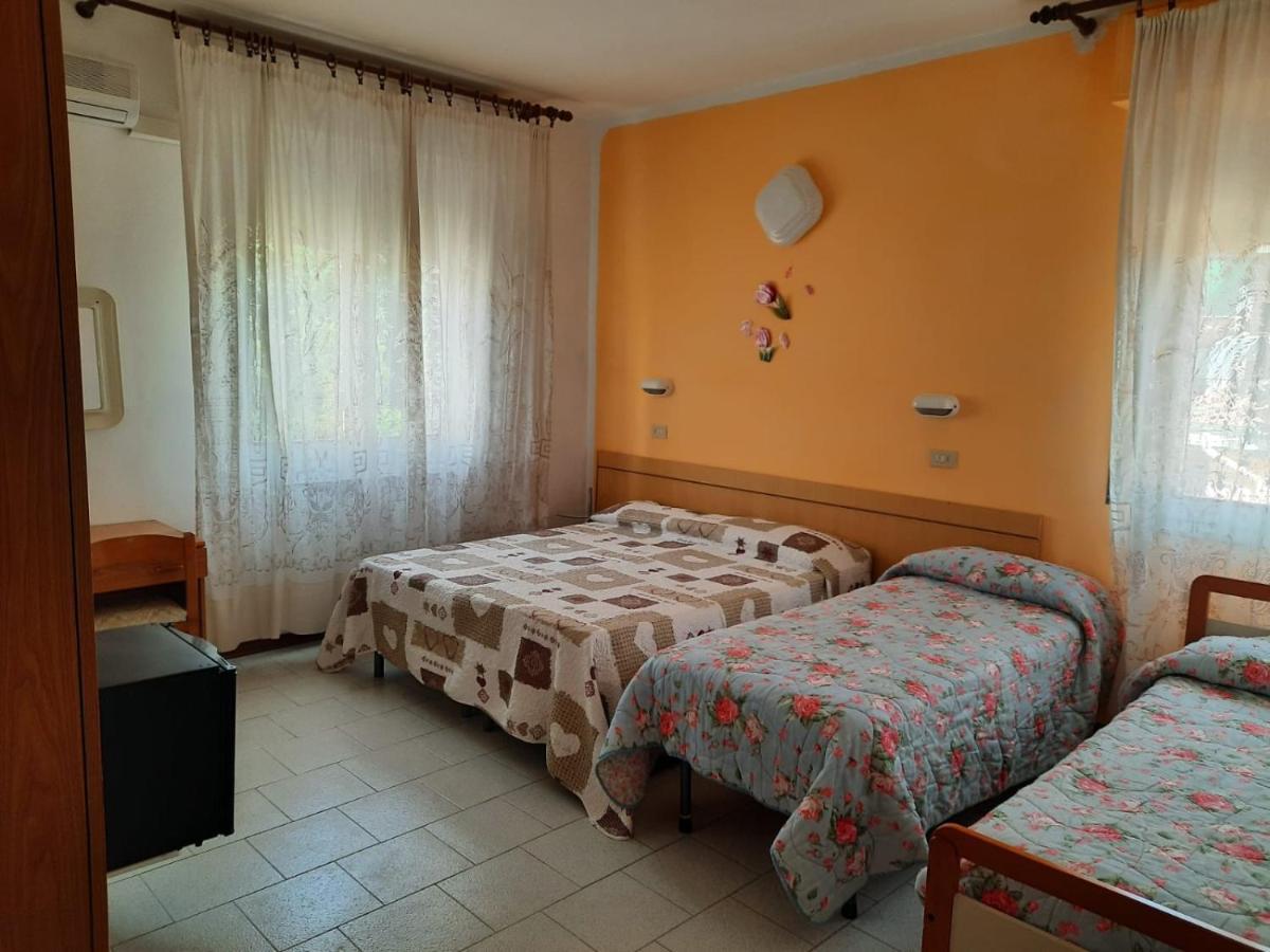 Hotel Vittoria Кианчано Терме Екстериор снимка