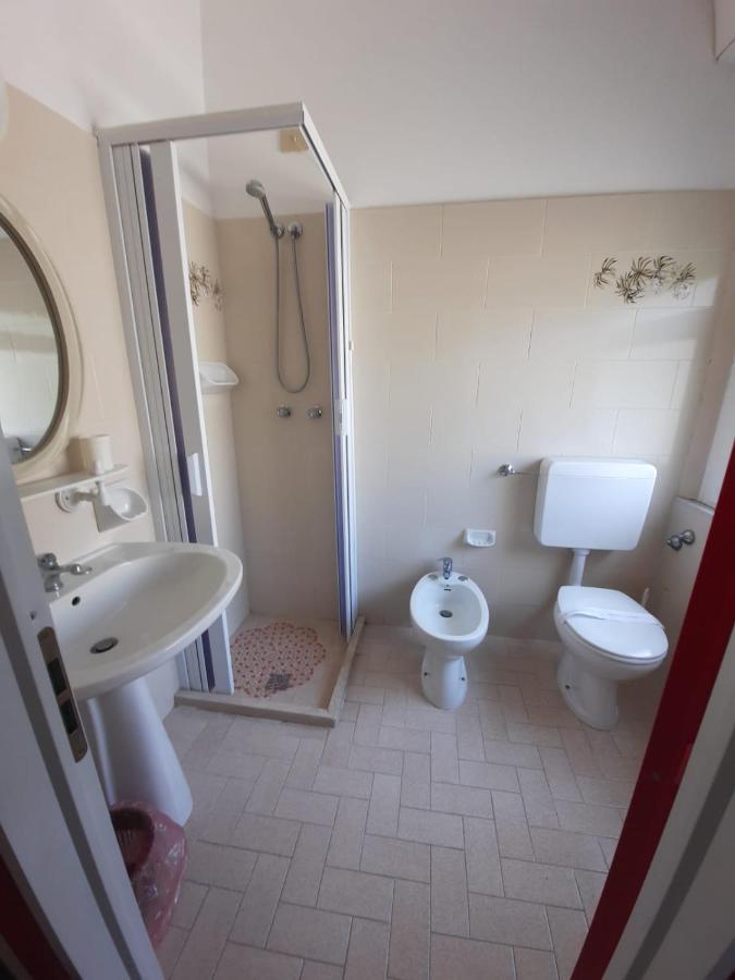 Hotel Vittoria Кианчано Терме Екстериор снимка