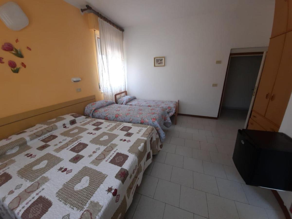 Hotel Vittoria Кианчано Терме Екстериор снимка