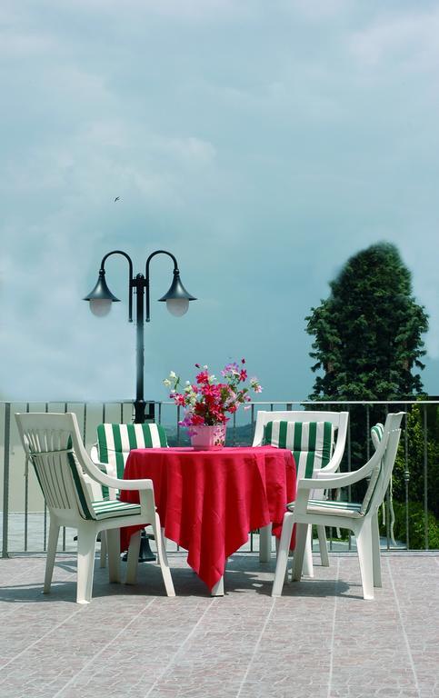 Hotel Vittoria Кианчано Терме Екстериор снимка