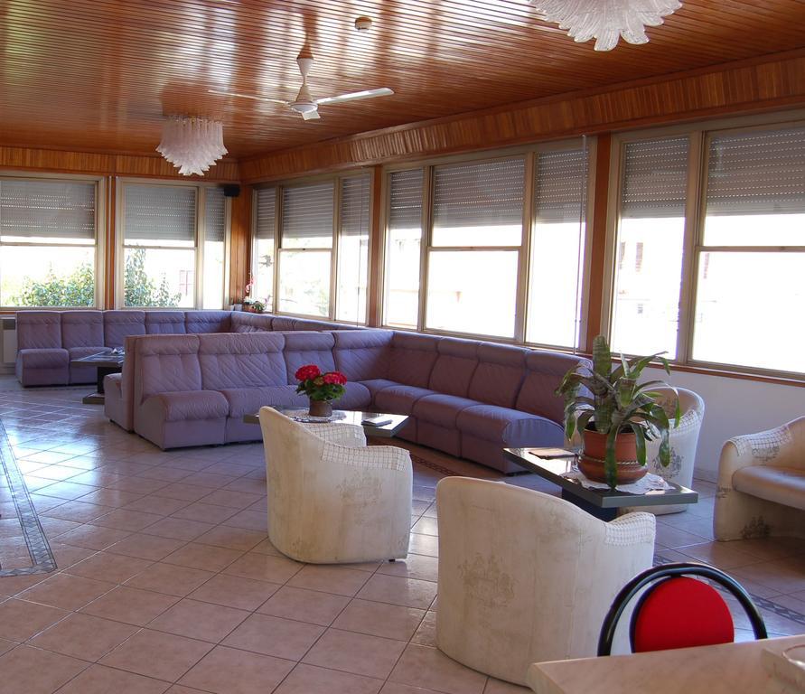 Hotel Vittoria Кианчано Терме Екстериор снимка